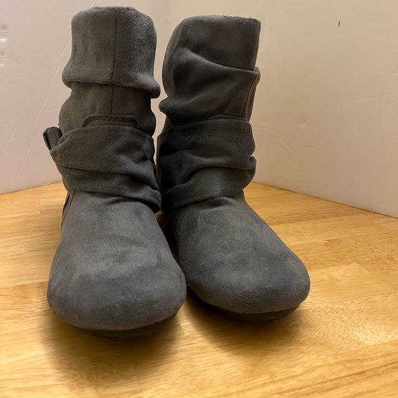 Rampage Benji Cute Suede-look Slouchy Boots; Gray; Size 8; Tie detail - Picture 2 of 7
